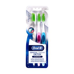 Conjunto com 3 Escovas Dentais Oral-B Gengiva Detox Extra Macia